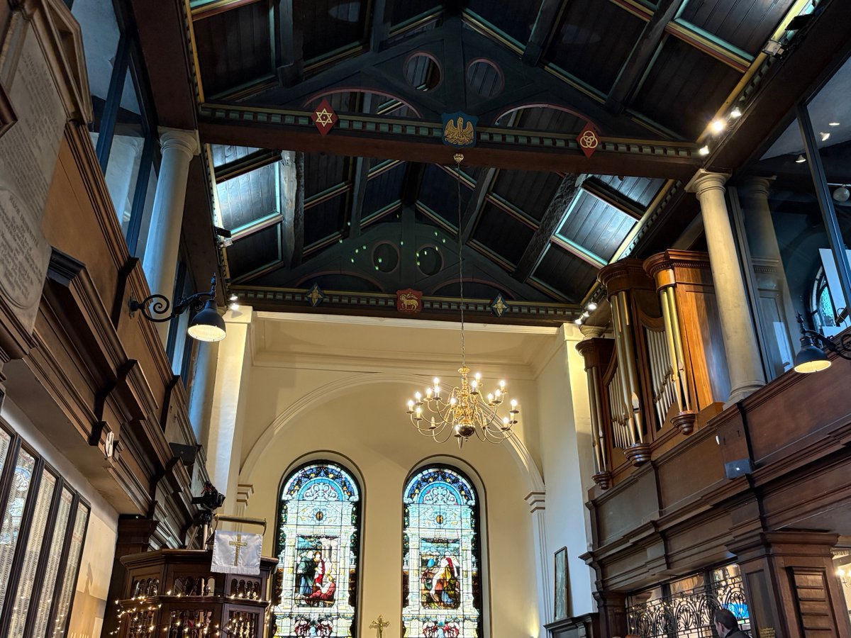 CEOSalfordCVS's tweet image. Whew!! What a day… so proud of my team today, who have visited sites across the length and breadth of our city, celebrating Salford’s centenary and the work of our fabulous #VCSE sector and local #communities 💕

#Salford100 #SalfordCentenary