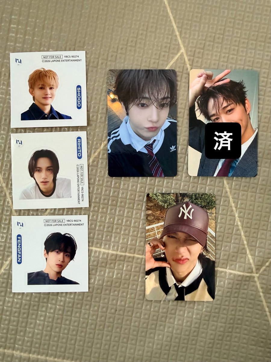 マ  ユ tweet media