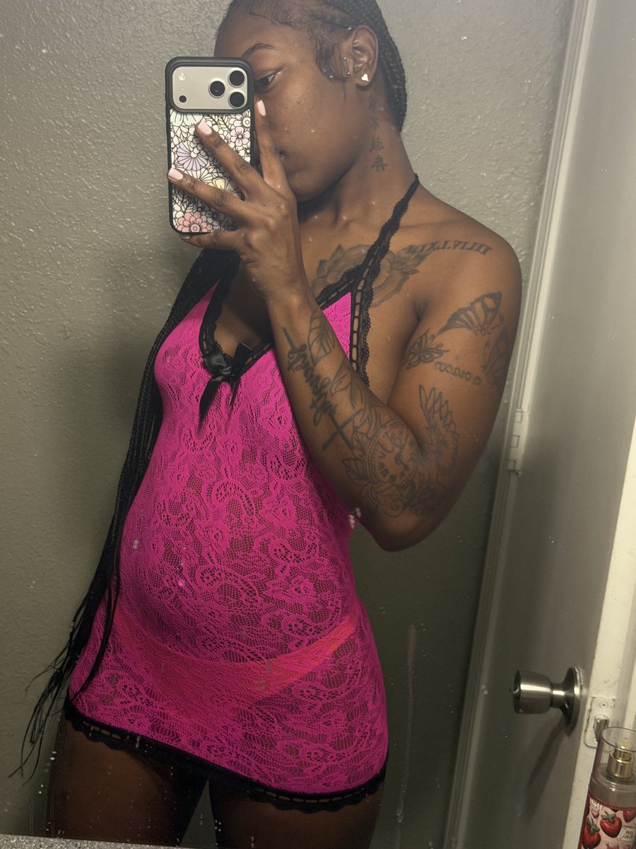 FeiningforReign's tweet photo. His favorite chocolate drop 🍫 https://t.co/wEZzaIFWoB