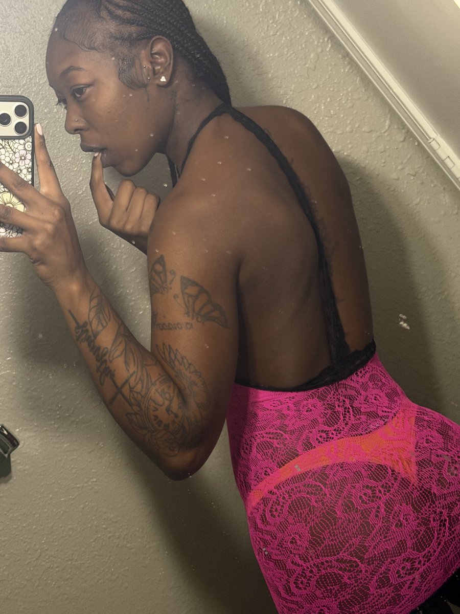 FeiningforReign's tweet photo. His favorite chocolate drop 🍫 https://t.co/wEZzaIFWoB