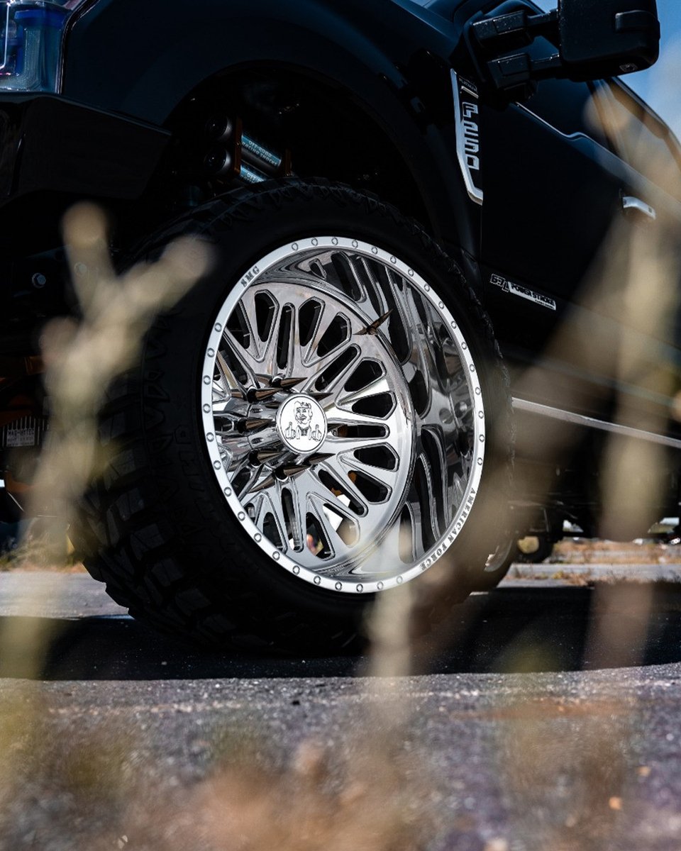 customoffsets's tweet image. Don't just manifest it, build it.

#customOffsets #liftedTrucks #ford