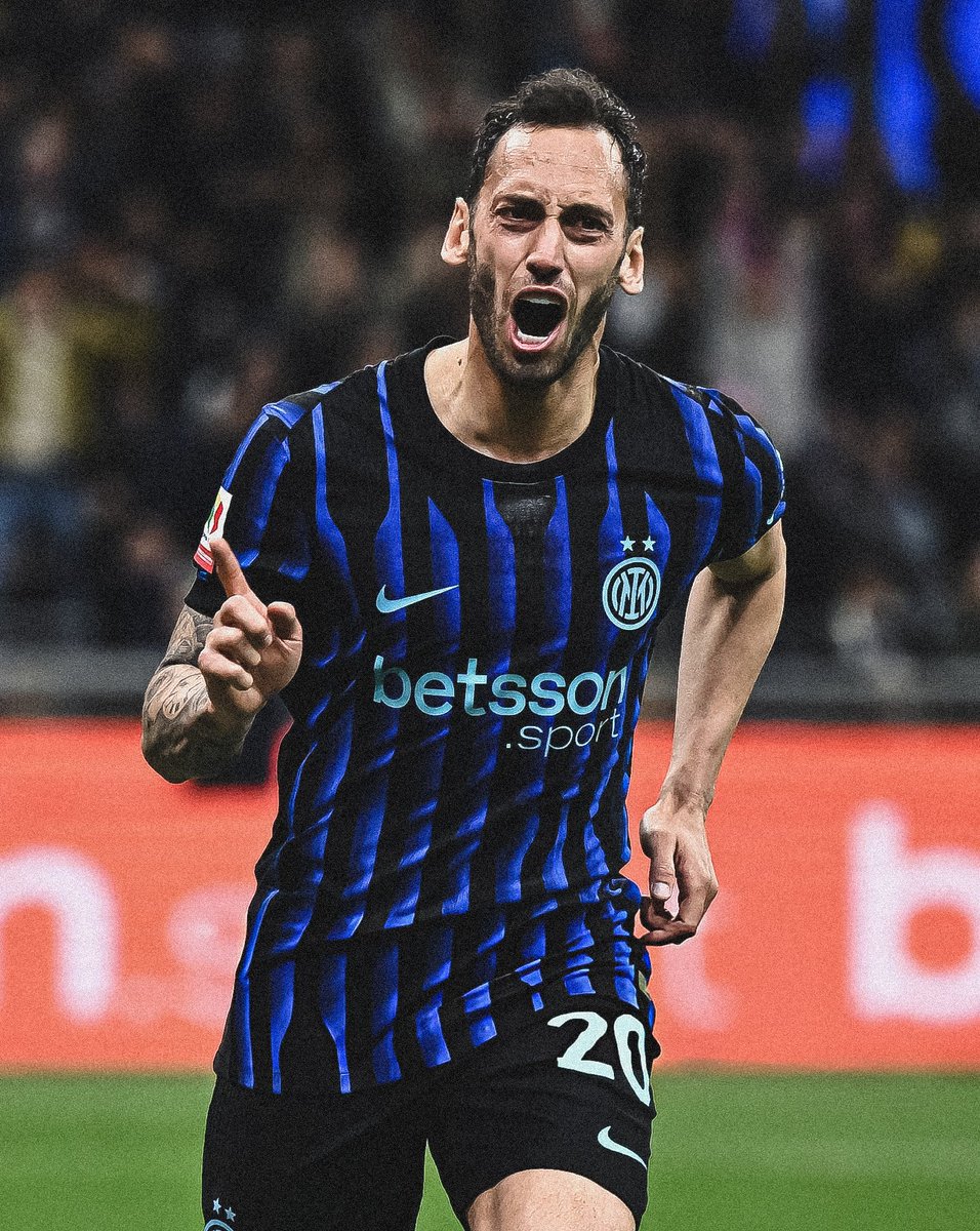 🚨🗣️ Fàbregas: “I’m IN LOVE with Calhanoglu. there aren’t many like him. Every time I face Inter, the FIRST thing I check is whether he’s PLAYING.”