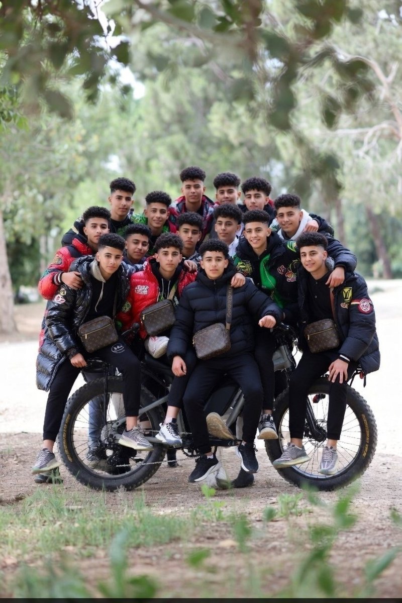 Indigo_RebelX's tweet image. Waarschijnlijk #tieners of #jongeren 🤔