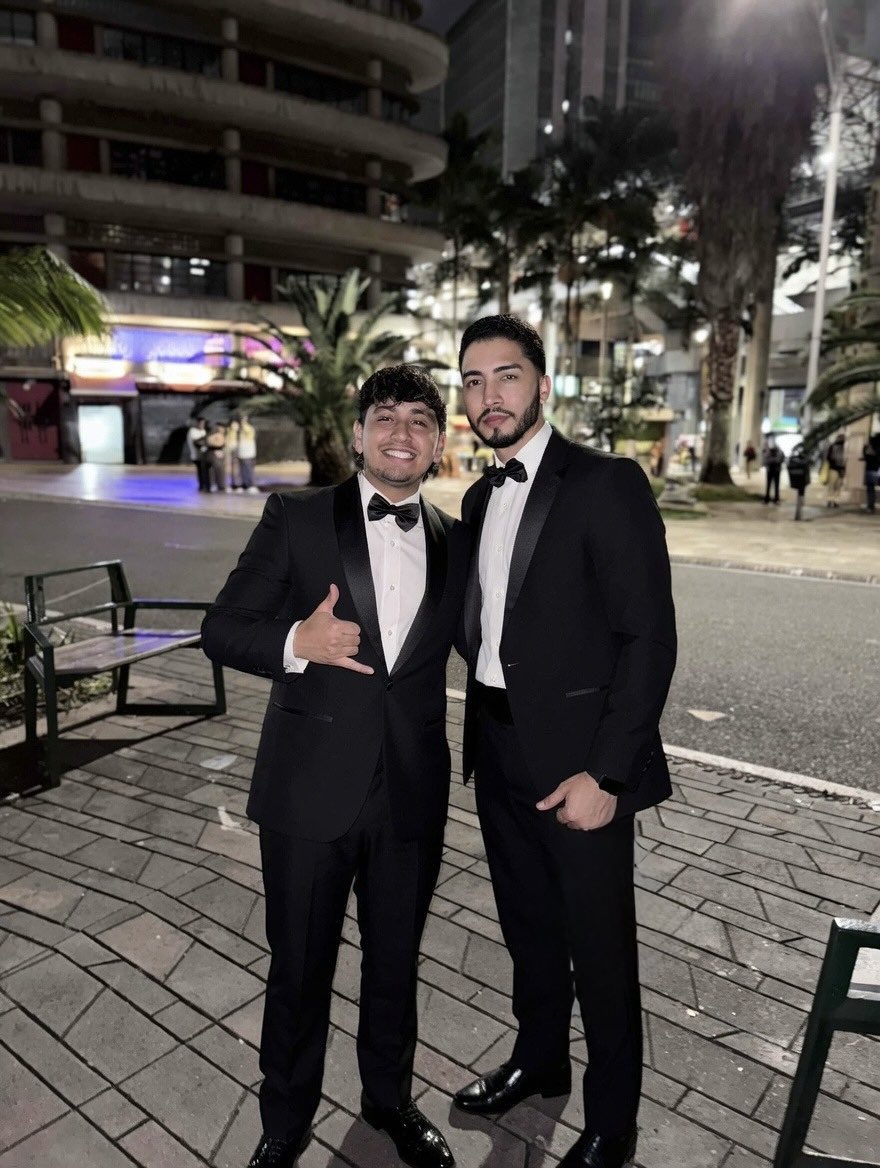 Yo el día de mi boda / Yo el día que echen a Restrepo