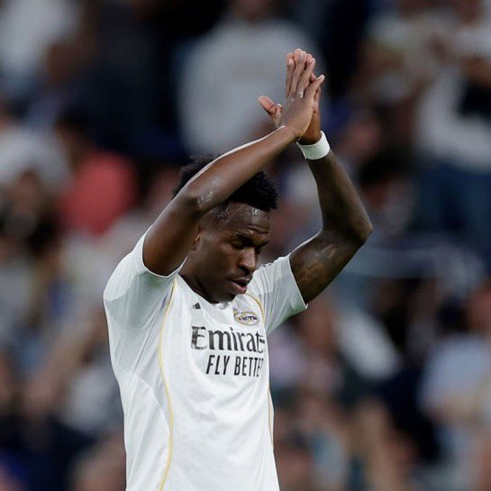 (fan) Danik tweet media