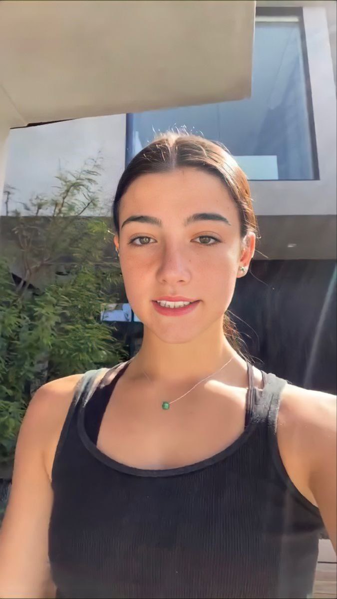 Mommy Charli Sub tweet media