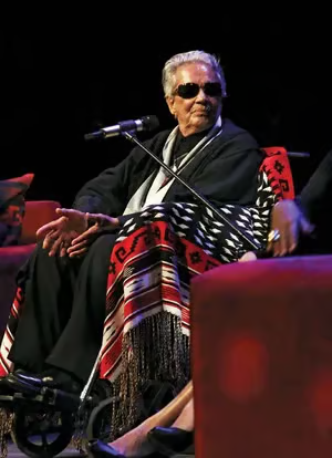 theoboddru4215's tweet image. Chavela Vargas came out publicly at 77. Mexican, pistol in her belt, tequila in her voice.
Holleran still publishing at 82. O'Hara wrote 500 poems on lunch breaks.
They didn't wait to be permitted. Neither do we.
#queer #LGBTQ #writing #history #trans
twp.ai/2in7yhx