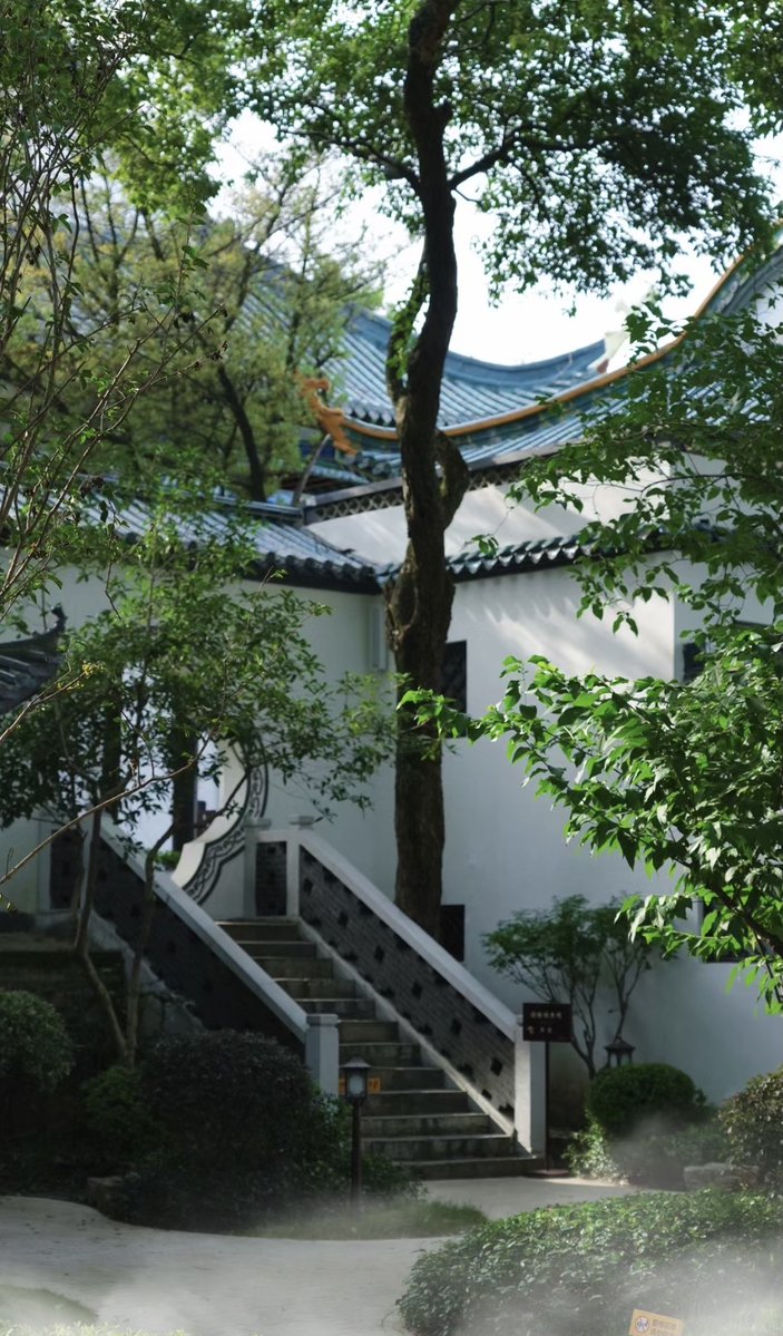 Moussa0431's tweet image. "What’s the wall you’re breaking today ♀ Every small push = a step past 'I can’t'—you’ve got this! #ChallengeAccepted #BreakThrough"