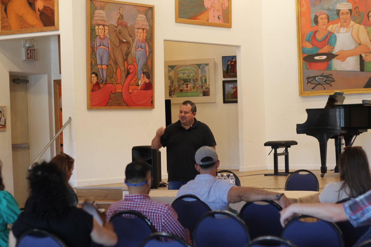 VLeadership's tweet photo. Nogales is more than a border, it’s connection in action. 🤝 

From trade and manufacturing to art and community leadership, Explore Class 5 saw how Arizona &amp; Sonora are deeply intertwined &amp; the role border communities play in our shared future. 🏜️

👉 https://t.co/EC87WZ7A2I https://t.co/bdhR069JUF