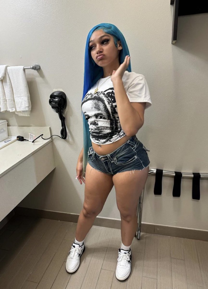 I’ll crush your dick and your dignity in the same session

Findom paypig walletcontrol kneel beta humiliation cuck sissy bnwo drain FaceTime simp Sph cbt