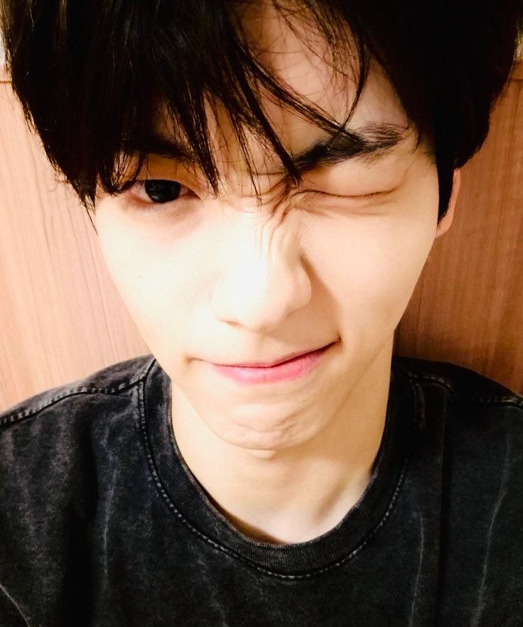 qttaglia's tweet image. wink wink (with rizz) #MSD #MOAselcaday #moatwt #SOOBIN