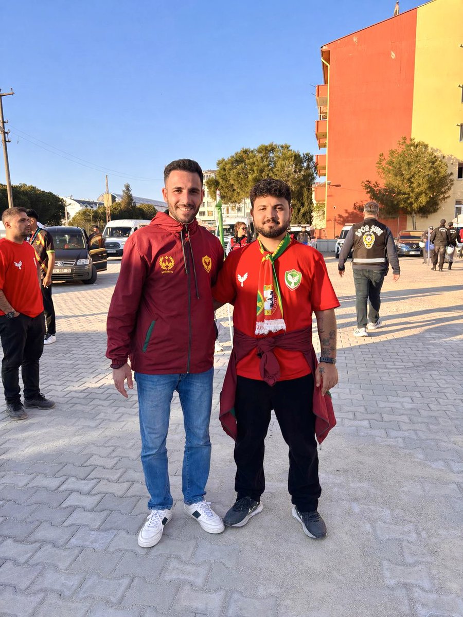 Zlfkar456950's tweet photo. Endişesiz,korkusuz, ve onurlu yaşatmaktır, büyük kavgamız. https://t.co/08DwhgRPgj