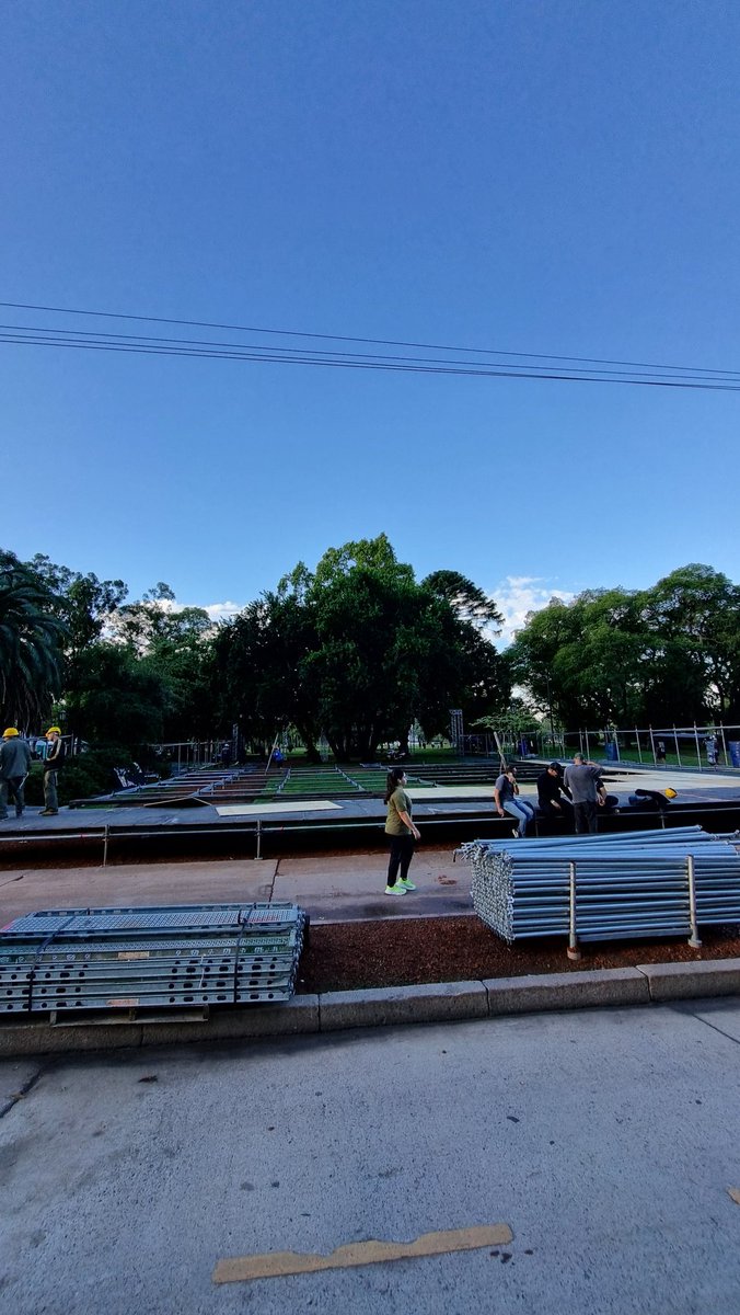 vivof1's tweet image. #F1 Road Show de 🇦🇷  #Colapinto 

📸 Recorrida dia Martes Parte 1 👇

Armado de Box sobre Av. Del Libertador (tendrá una rampa para subir y bajar) 

Mas... 👇