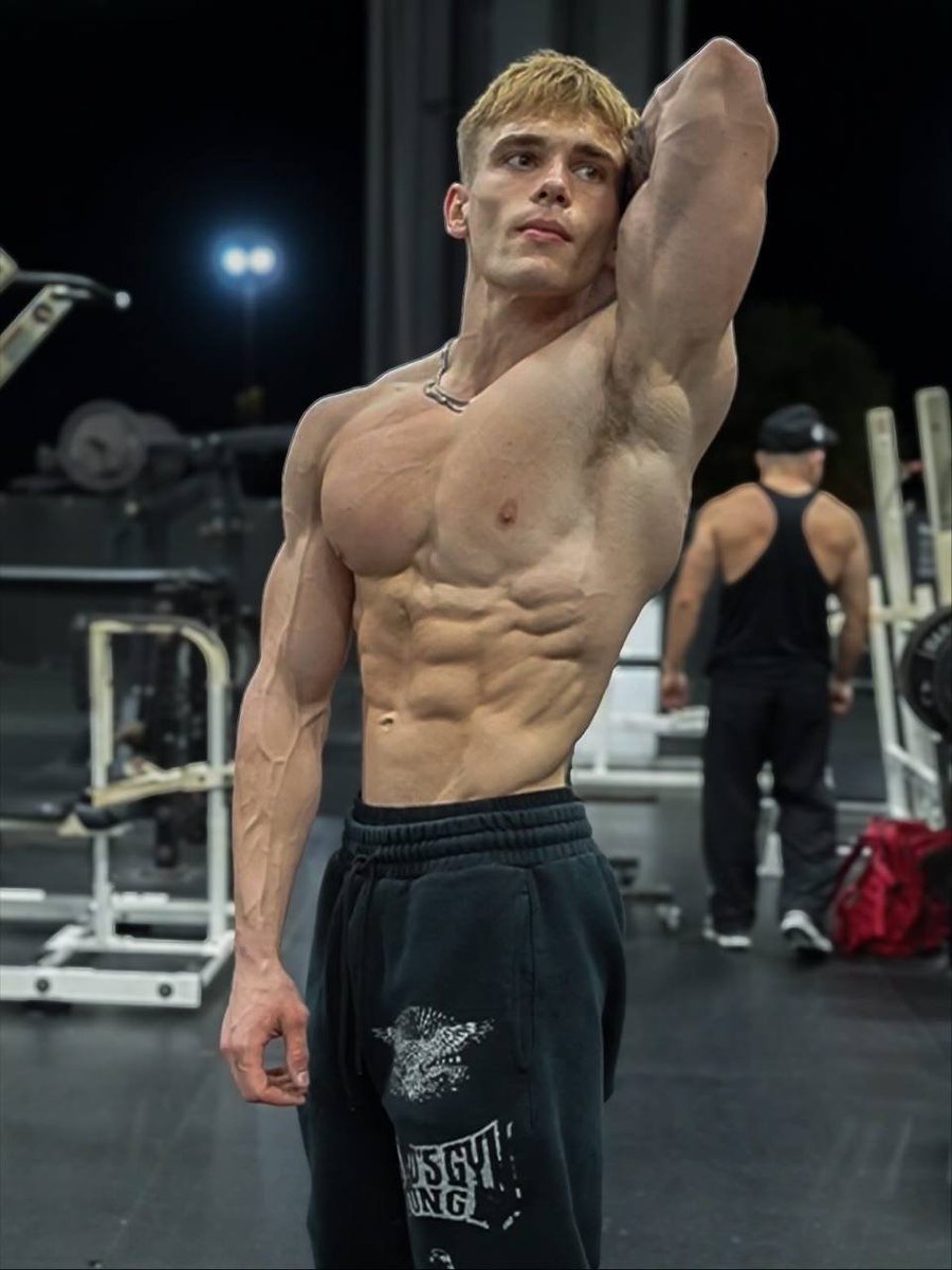 AmericanAlphas1's tweet photo. Everyone wants to know which alpha has the best body.  @CMuscleKing might be the best 😈😈

any alphas you think got this jacked god beat? https://t.co/R1Xtjm0IVh