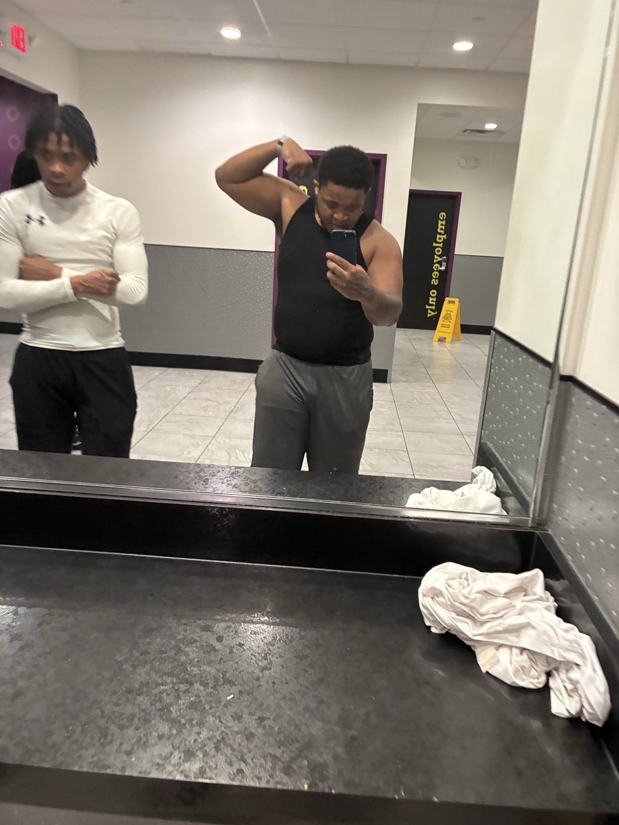 Dontknowmeofrb's tweet photo. If you like big 🥷🏾 repost #philly #gym #big #trending https://t.co/tU5EbOe19U