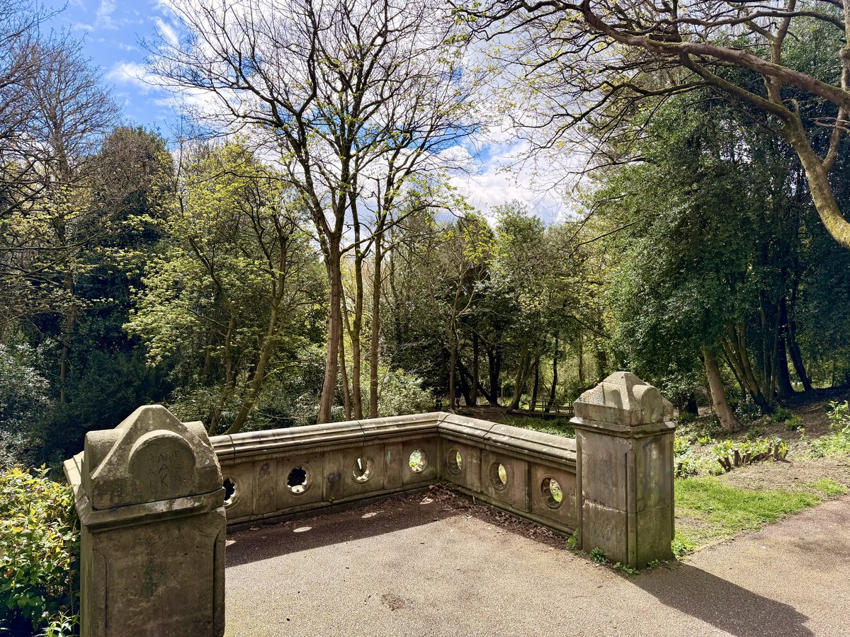 NatCBrooks's tweet image. Feel really grateful to have such lovely places to visit locally - Highbury Park &amp;amp; Hall @highburypark 
#highburyhall #highburypark #local #kingsheath #nature