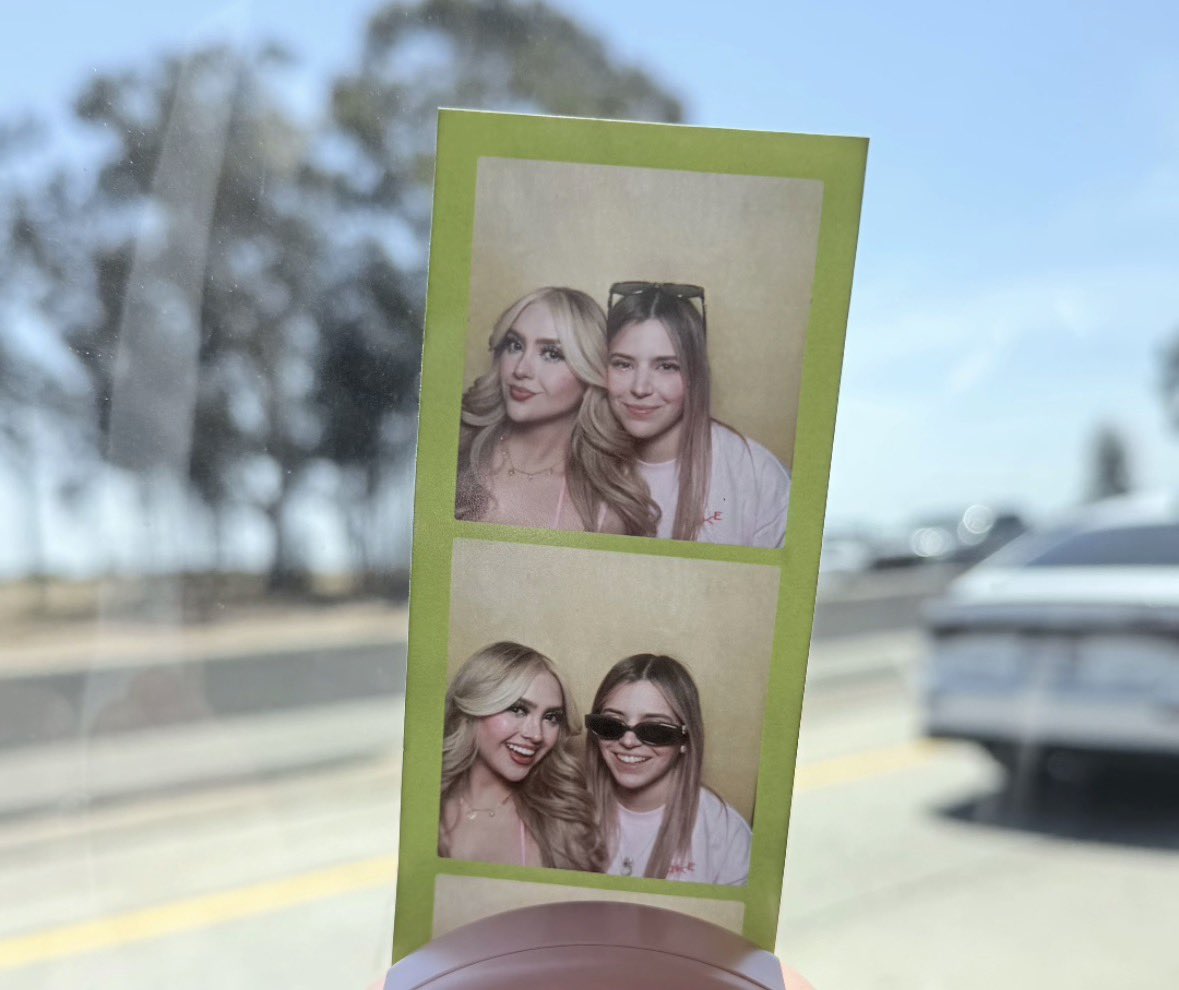 puropncherivari's tweet image. Día 31. 
Aún no.

Seguro la tercera foto es el beso. 🙂‍↔️🙂‍↔️

#Rivers #Rivari #Arigay #Arigameplay