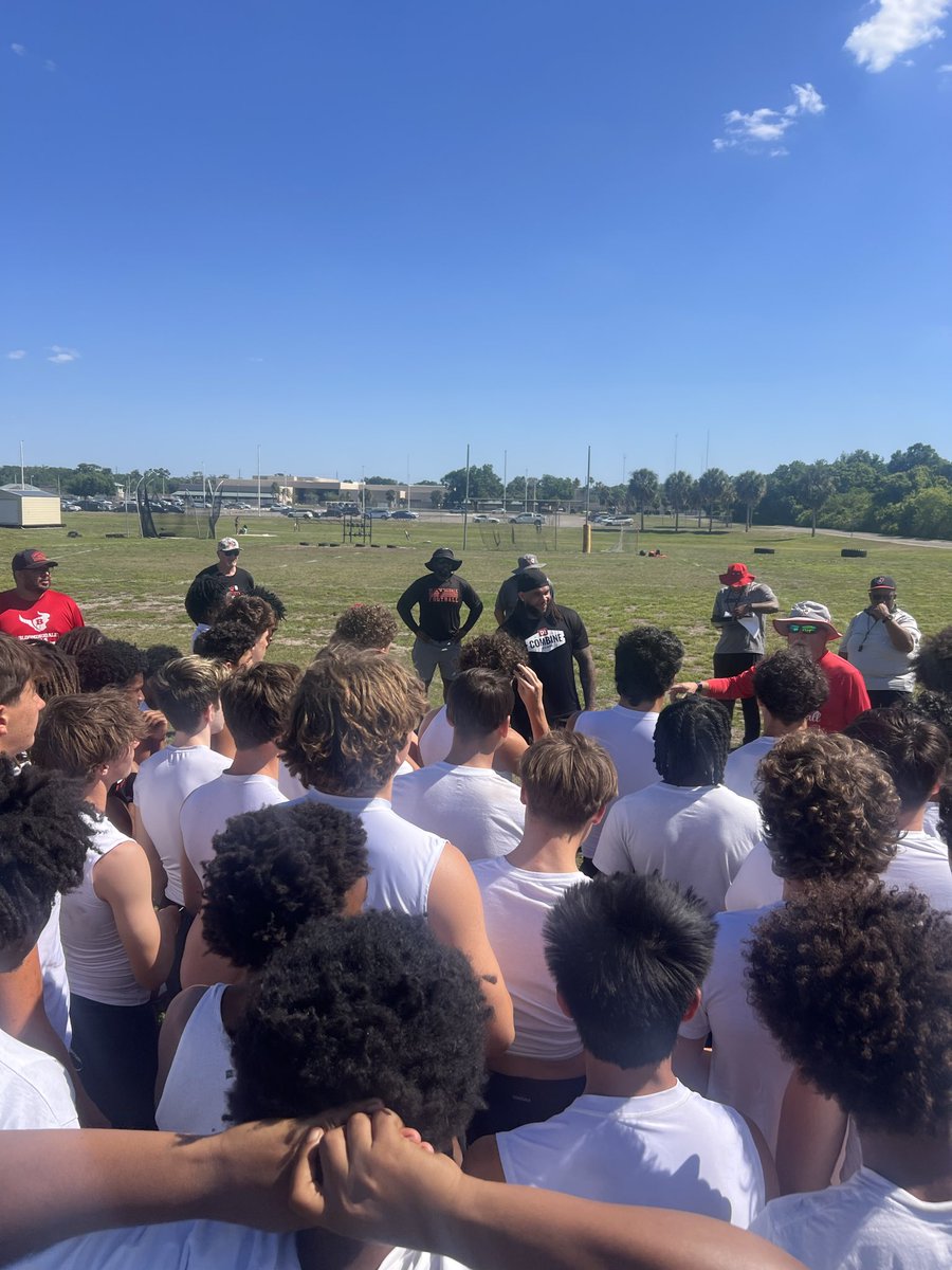 Bdale_Football's tweet photo. Great catching up with Bulls ALL-TIME great @jordanguerad99 

Appreciate the wisdom and time today. https://t.co/HsY0z34YZG