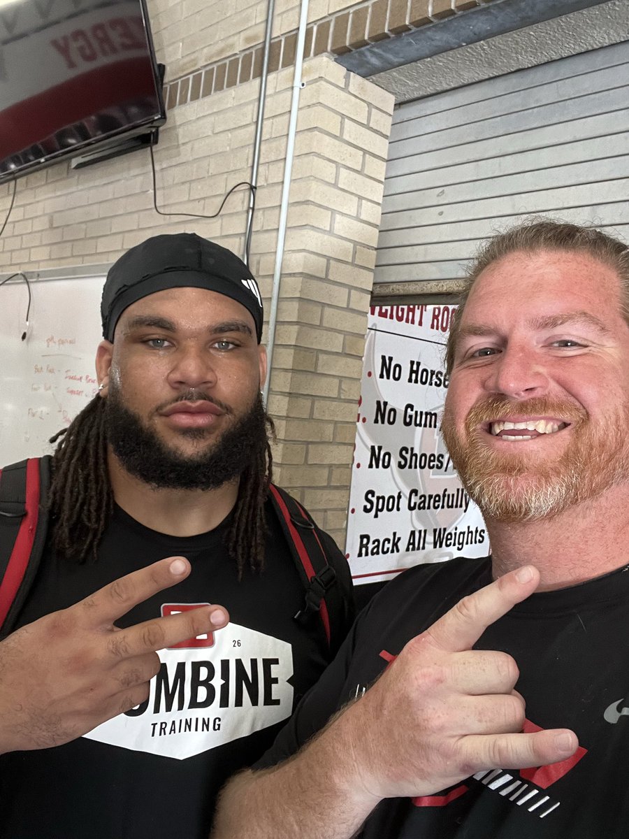 Bdale_Football's tweet photo. Great catching up with Bulls ALL-TIME great @jordanguerad99 

Appreciate the wisdom and time today. https://t.co/HsY0z34YZG