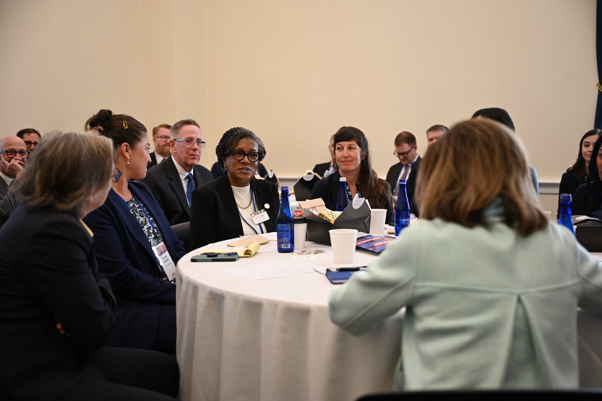 Nancy Pelosi tweet media