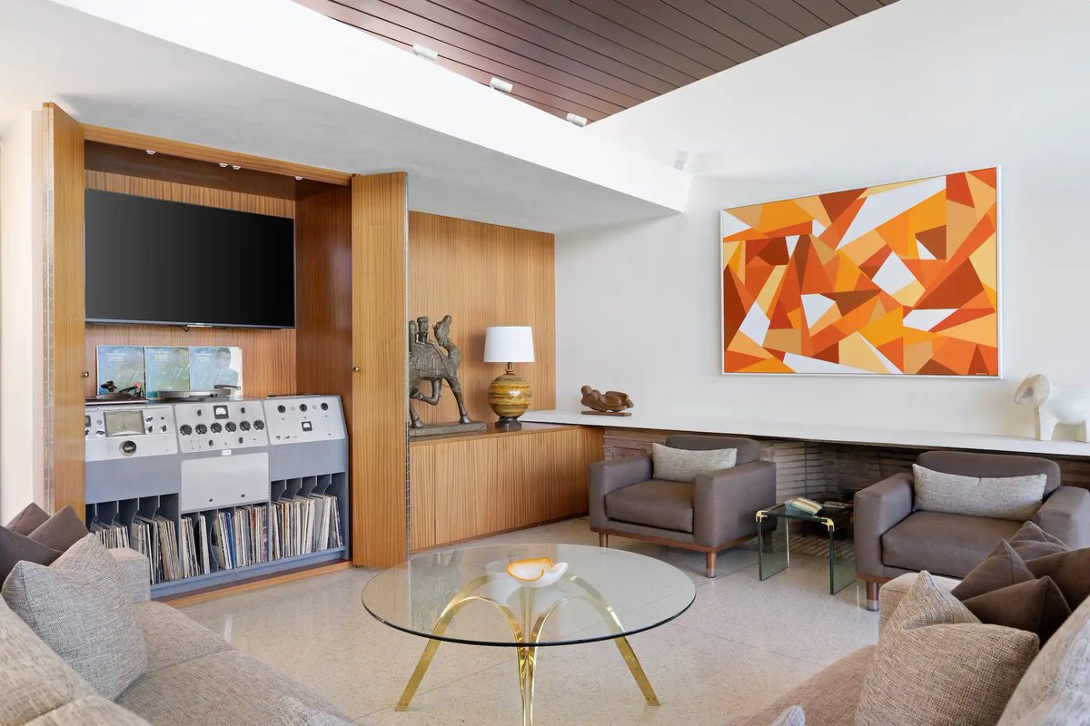 Modernism Week tweet media