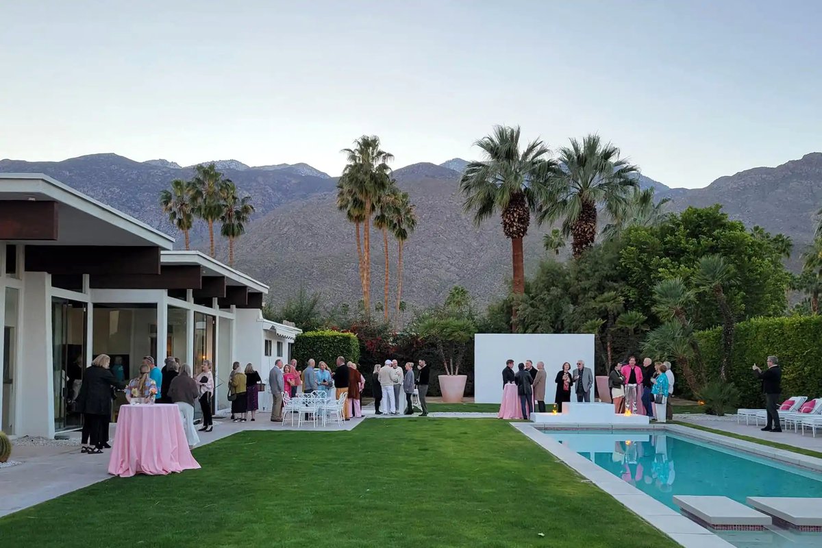 Modernism Week tweet media