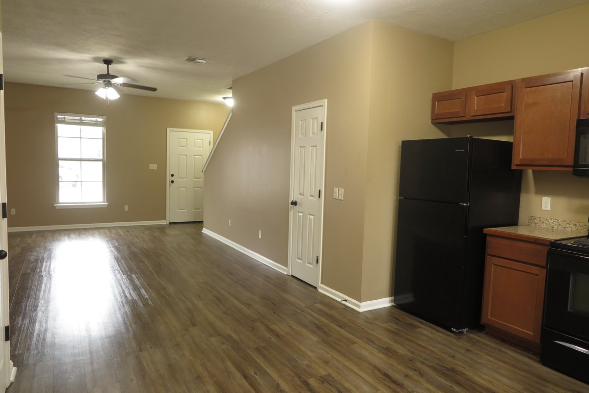 HomesForRentLC's tweet photo. Home for Rent

513 East Lagrange St Unit A, Lake Charles, LA 70605
2 Bed | 2.5 Bath | 1,200 Sqft

$1100 Rent
$1000 Deposit

Visit https://t.co/RL0RQG82Cg for additional properties.

#HomesForRentLakeCharlesLA #2BedroomHomesForRent https://t.co/2TDwM2Y7Dp