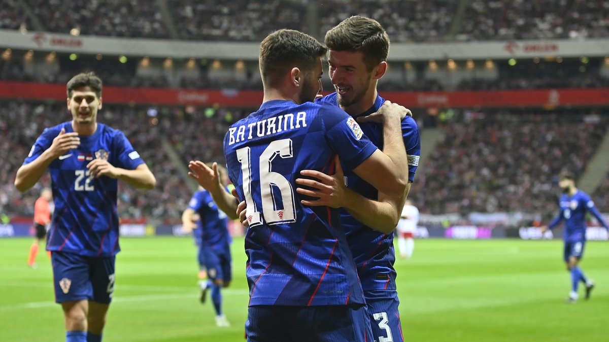 HNS_CFF's tweet image. 🤯 #Croatia midfielder Petar Sučić comes off the bench to provide two assists and a game-winning goal as @Inter comes back from behind to defeat @Como_1907 3:2 and reach the #CoppaItalia final, with Martin Baturina scoring the opener in the first half! 🇭🇷⚡️ 

#Family #Vatreni❤️‍🔥