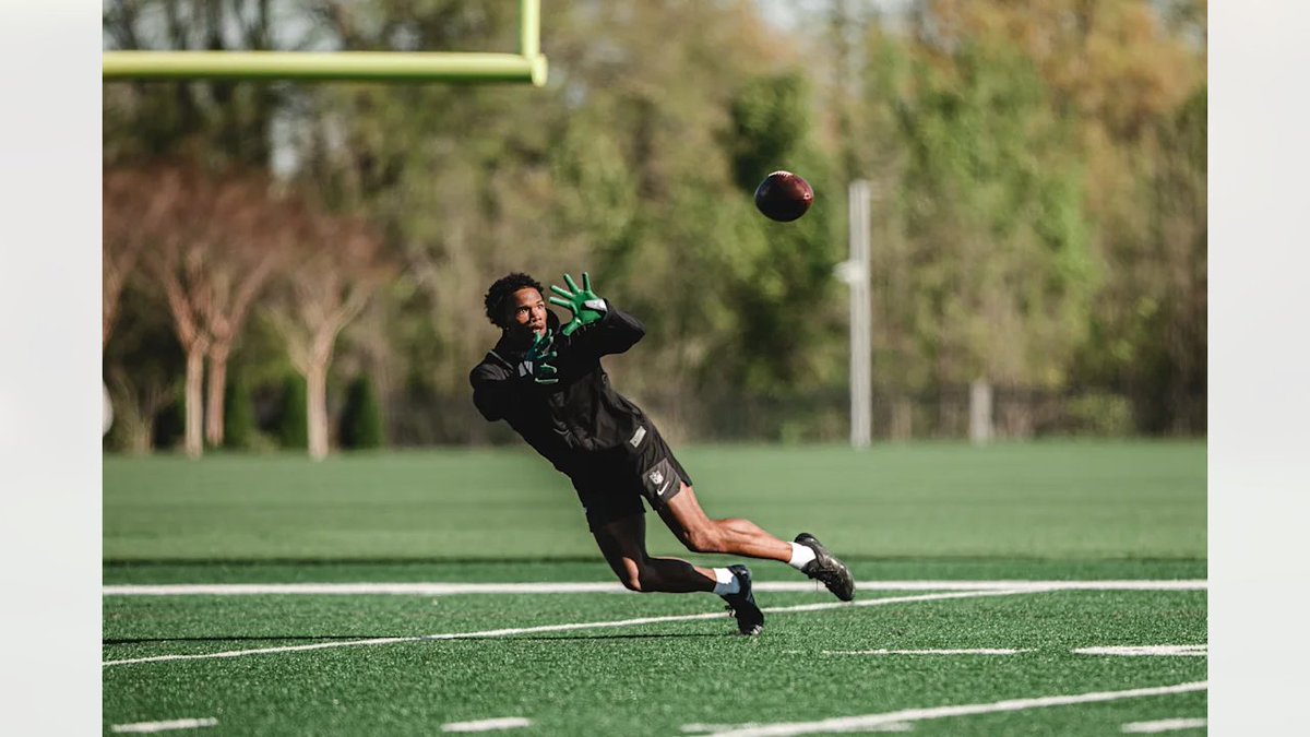 BoyGreen25's tweet image. Seeing a healthy Garrett Wilson back w/ the #Jets makes my heart happy 🥹

📸 @nyjets #JetUp