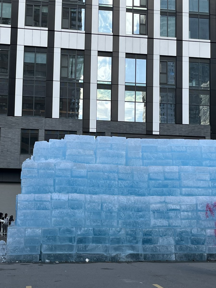 BunsAndOranges's tweet image. Toronto, Canada 🇨🇦 🦉 🧊🧊🧊🥶🥶🥶 #culture #love #hiphop #ICEMAN 🐐