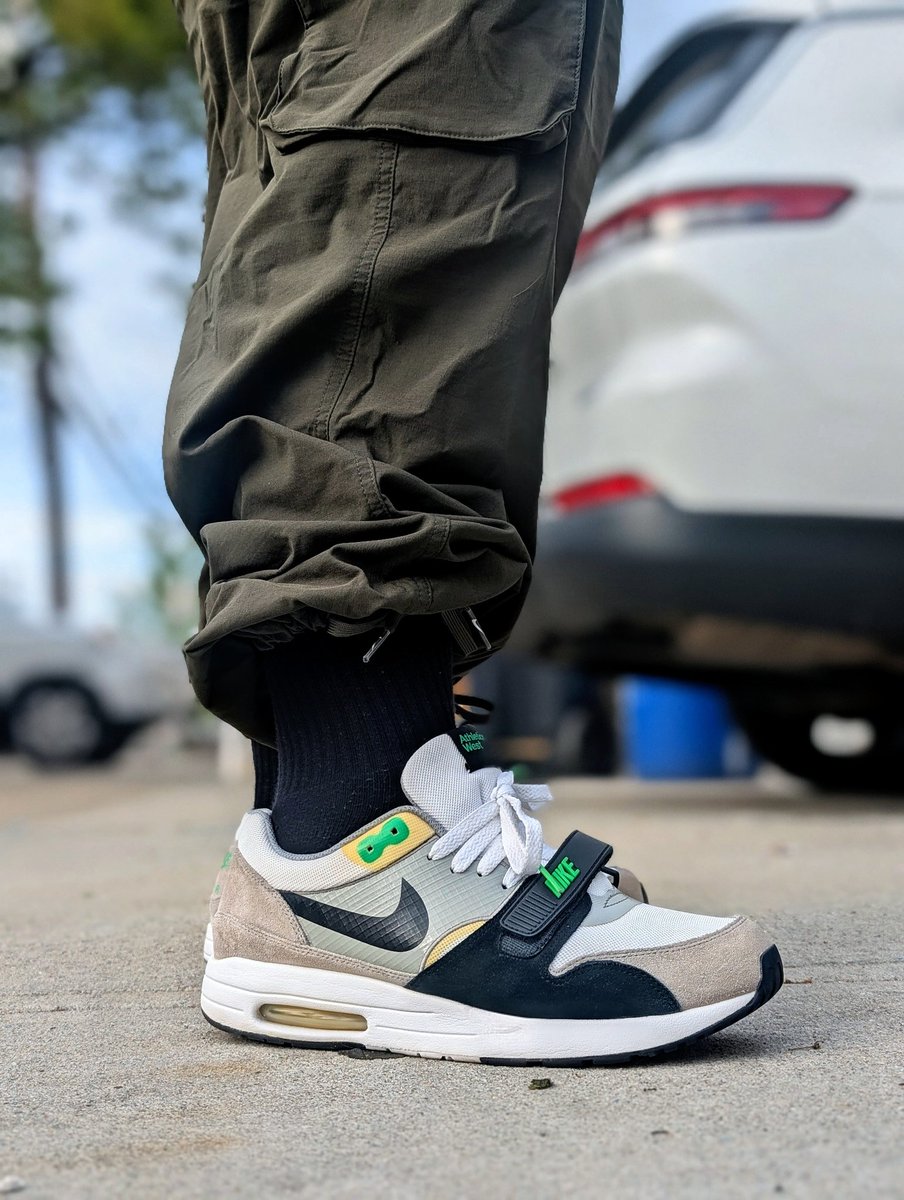 airmaxtrin's tweet image. #KOTD Athletics West Air Maxim 1+ Trainer ND 2009