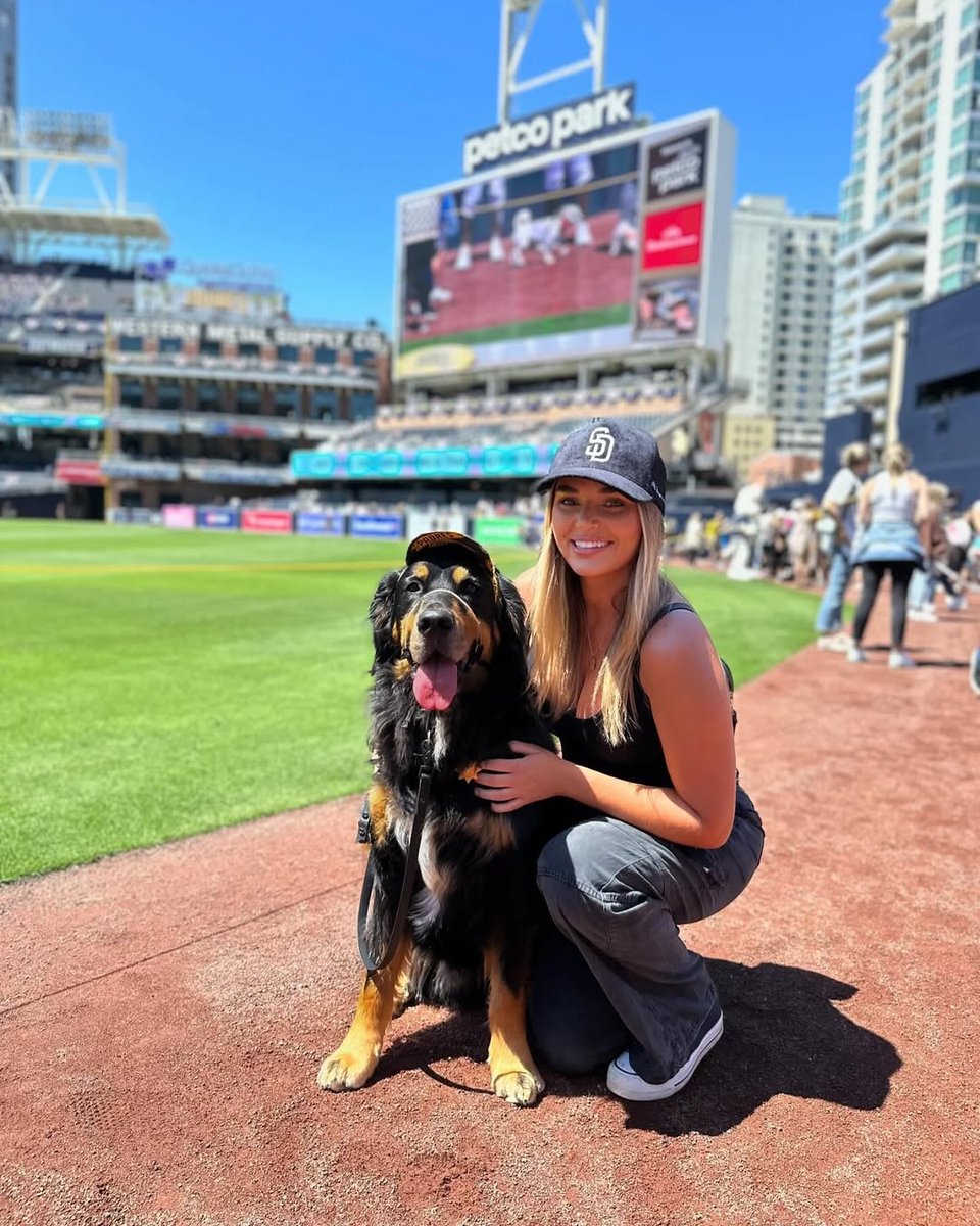 DanaMissionBay's tweet photo. From long walks along the bay to pet-friendly patios and beach days made for two, there’s always something to do with your pup in San Diego!

 @delialovesguillermo, @arlolovesbubbles, @ericasellsmerica

Read blog: https://t.co/NAywXKmdDg https://t.co/fwyju5bM3h