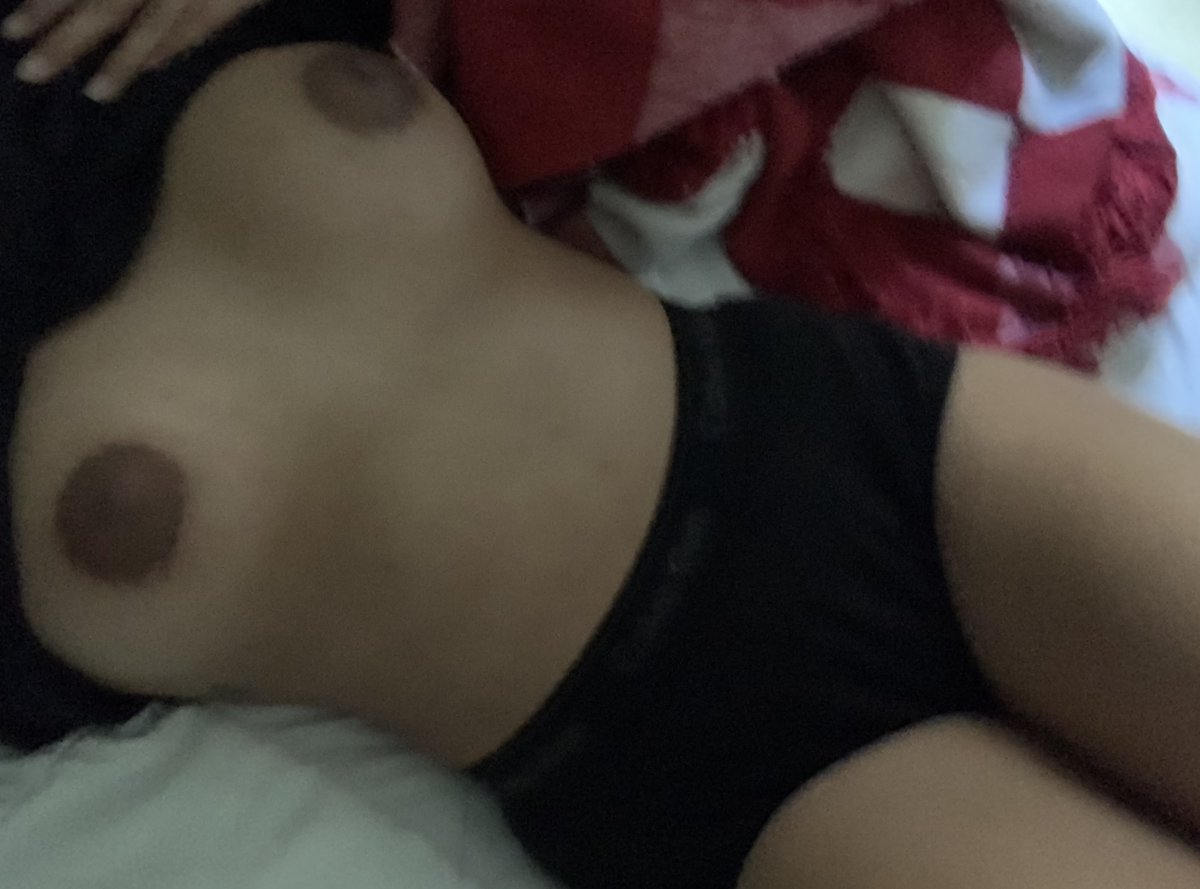 JessicaFind69's tweet photo. Ich wette, du traust dich nicht, mir deine geheimsten Wünsche zu verraten… 💋😏 https://t.co/Q3Uy8m702H