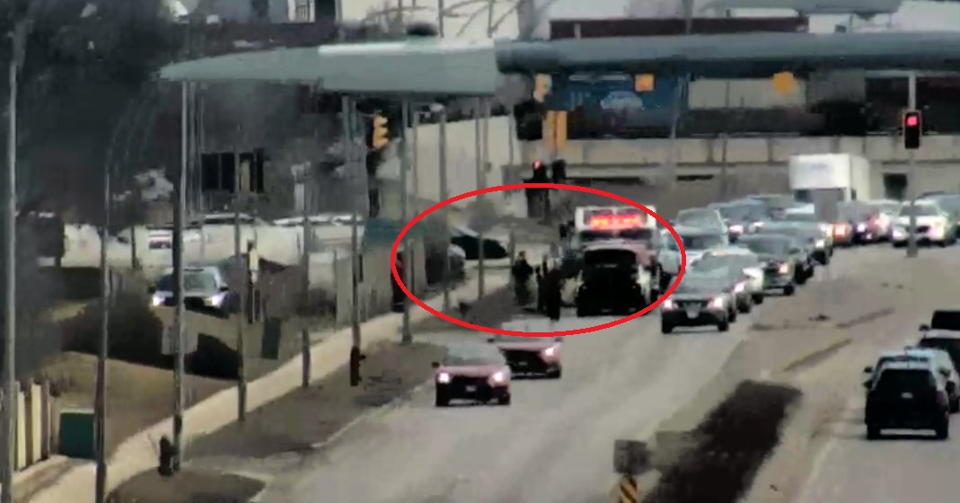WinnipegTMC's tweet image. TRAFFIC ALERT: KENASTON &amp;amp; TAYLOR.
Collision.
Northbound curb lane is blocked.
Expect delays for northbound traffic.
Emergency vehicles are on scene.
#Winnipeg #WPGTraffic #WpgTMC