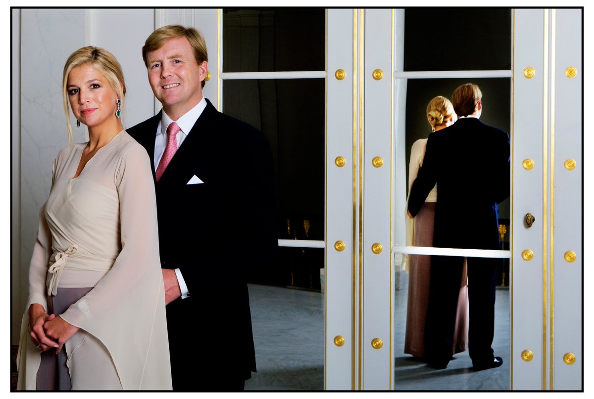 De Argentijnse beerput van Oranje

Historicus Hans Vogel werpt nieuw licht op dubieuze connecties van Nederlandse koningshuis met militaire dictatuur van Jorge Videla, Máxima’s vader Zorreguieta en van kindermisbruik beschuldigde topambtenaar Joris Demmink
ericvandebeeknl.substack.com/p/de-argentijn…