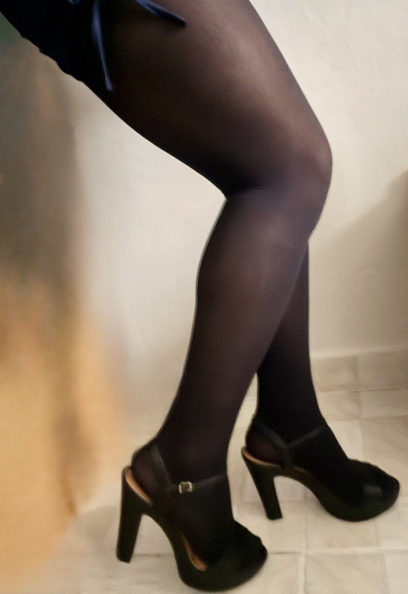 BiLitoral's tweet photo. Sozinha em casa treinando 👠 💄 https://t.co/8bsMW9mIhm