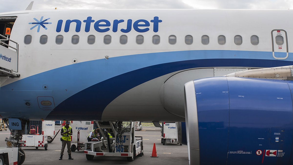 sietediasoaxaca's tweet image. #Entérate || Extrabajadores de #Interjet llevaron a tribunales a Aeroméxico y a Televisa, a quienes acusan de operar una estrategia para debilitar a la aerolínea hasta sacarla del mercado, combinando maniobras operativas con una ofensiva mediática.

⏩wp.me/p9QcOI-i3B