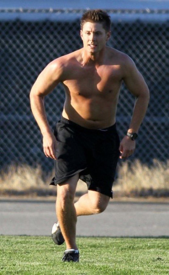CASTIELSMUTT's tweet photo. my legs are spread….. https://t.co/AcOLaaOAwz
