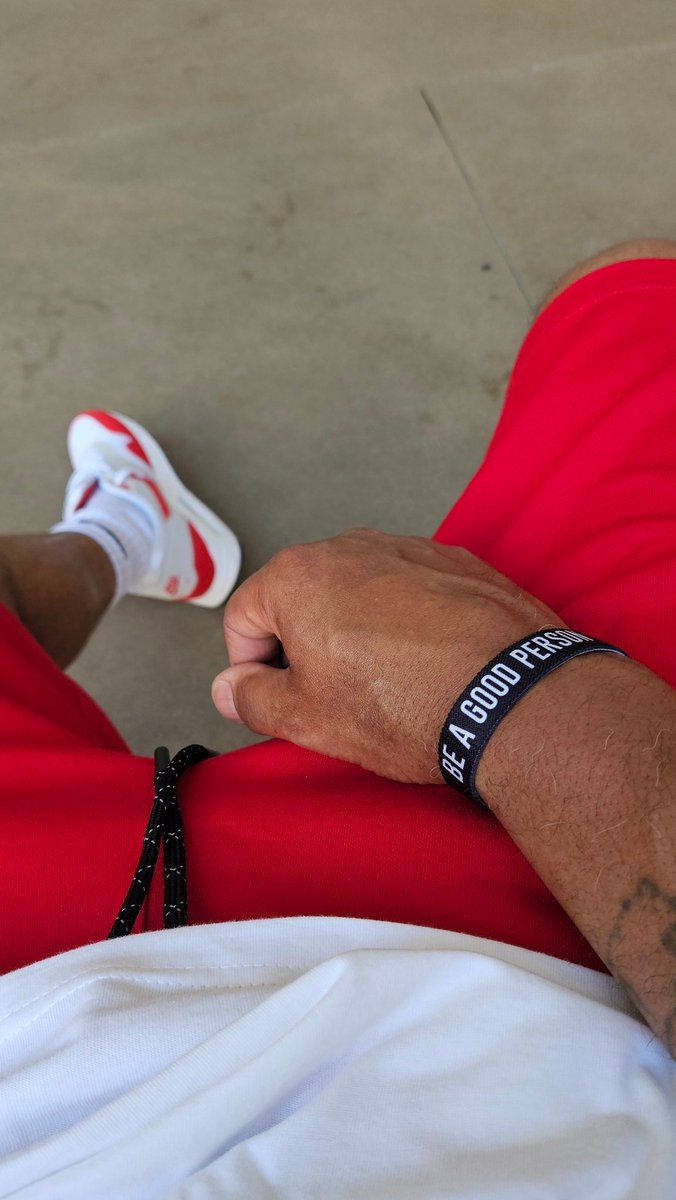 Black__Thoth's tweet photo. @omgsidewalks @BAGPbrand https://t.co/fsiVF43Uwp