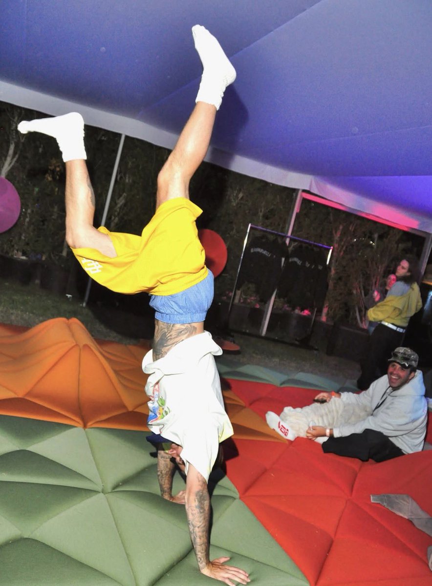 𝘵 ★ ᵇⁱᵉᵇᵉʳ tweet media