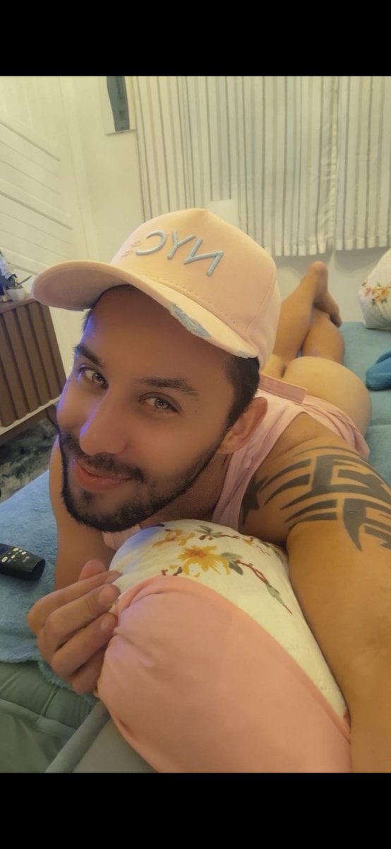 Boy do Boné tweet media