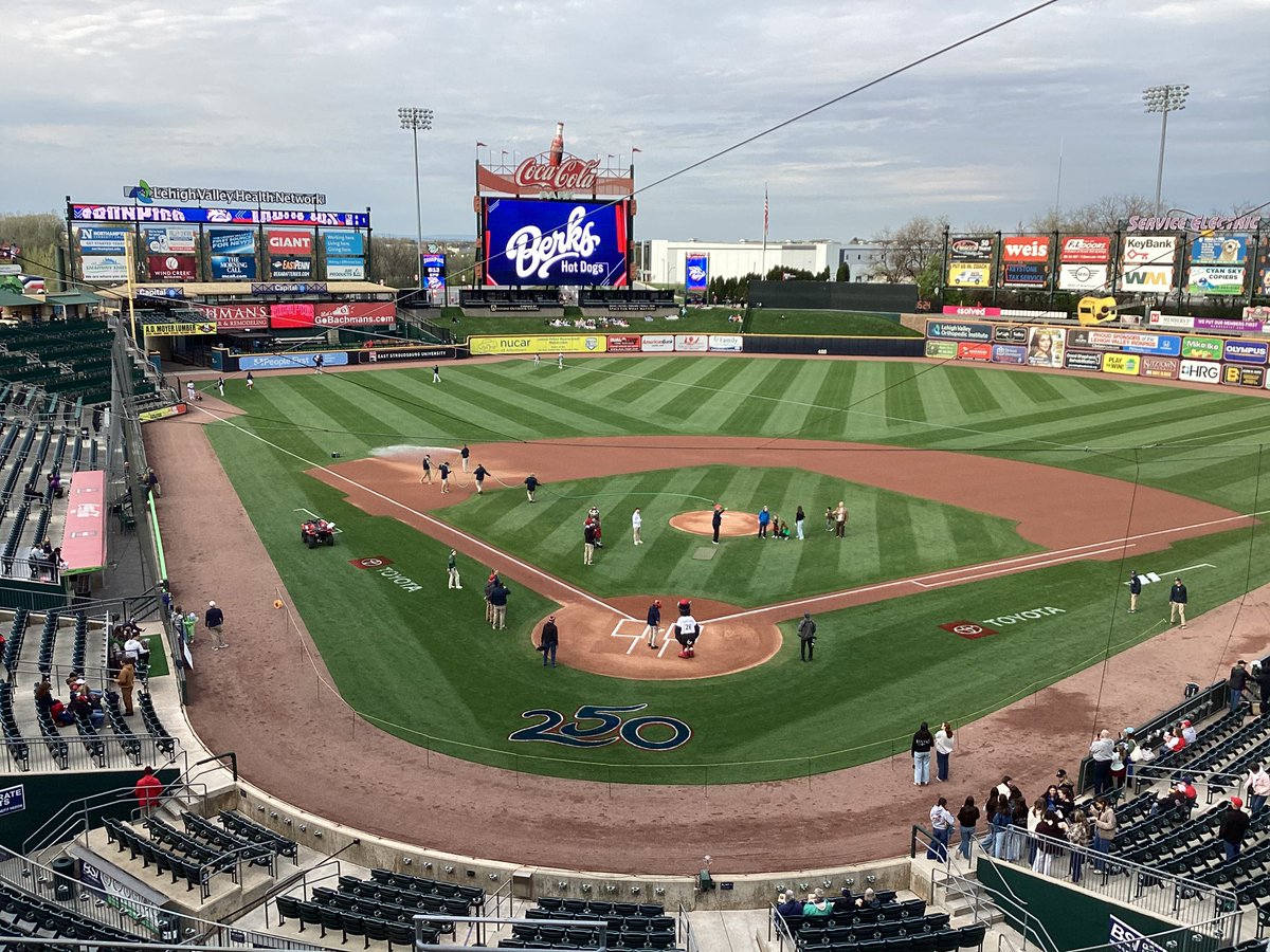 PatrickKinas's tweet photo. Road trip opener w/@DurhamBulls (8-13, 6GB) visiting @IronPigs (11-10, 3GB)

Fmr @DukeBASE RH #MarcusJohnson (0-0, 3.86) v RH #JeanCabrera (0-1, 8.03)

☀️ 53
📻/ 📺 6:30pE @BuzzSportsRadio/99.3/96.5/620; @MiLB.tv
🎙️🙋‍♂️
📌 #Allentown, PA

#RaysUp #RingTheBell https://t.co/pqRN1vElb7