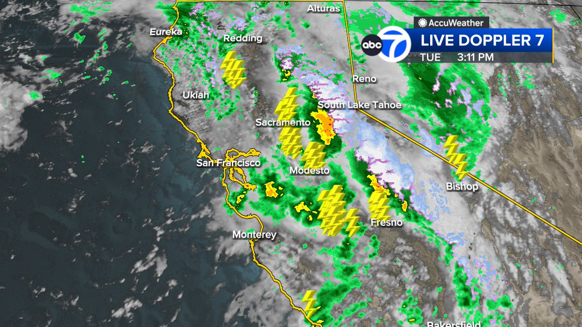 SandhyaABC7's tweet image. Seeing areas of rain right now on @LiveDoppler7 &amp;amp; snow in the mountains!  Thunderstorms firing up around parts of the state!  We still have a chance of thunder w/hail here in Bay Area today!  How does it look near you now?  #ABC7now #SanFrancisco #BayArea #CAwx #StormWatch