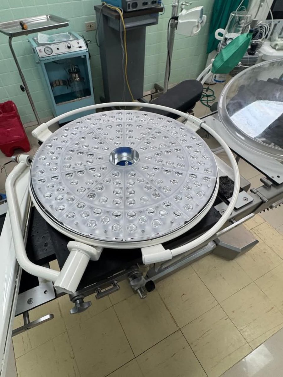DPS_Chimborazo's tweet photo. #Chunchi | En el Hospital 🏥 Básico Chunchí, trabajamos continuamente para que nuestras instalaciones estén en óptimas condiciones, se ha realizado la reparación de la lámpara cielítica del área quirúrgica.

#ElNuevoEcuador https://t.co/HXEj3wqdCD