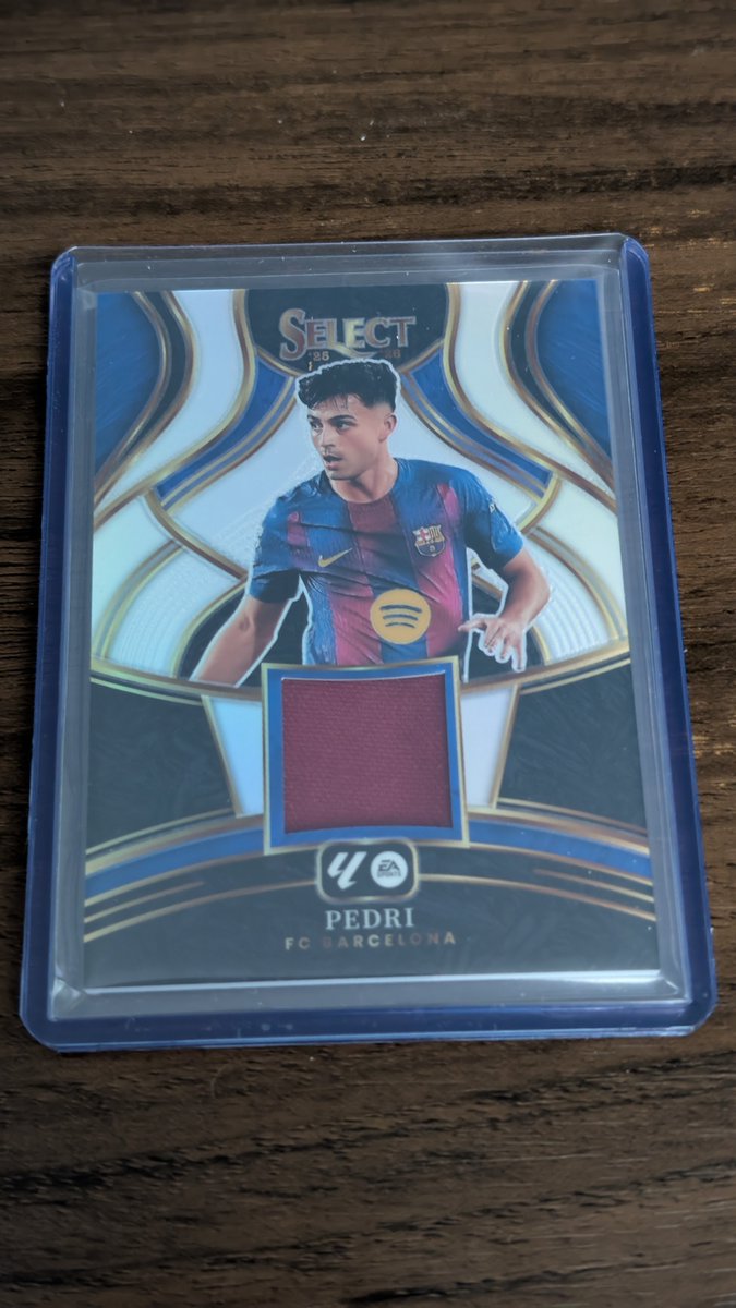moerscards tweet media