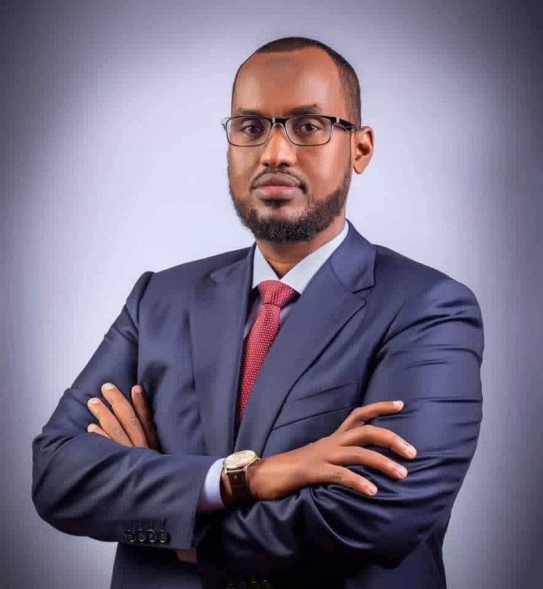 UgasRageh's tweet image. Murashax #GM ururka #JSP
Liban A. Hassan.
hadey soo dirsadeen! Nasiibkiis ayuu 
Qaadi doonaa!
#Ururo kale oo saameen lihin wey jiraan!
Waxaase #GM guul u ah in #Qoorqoor 
ka dib doorasho toosan #GM lagu hogaamin doono taasoo hurumar u horseedi doonta dadka ree #GM.