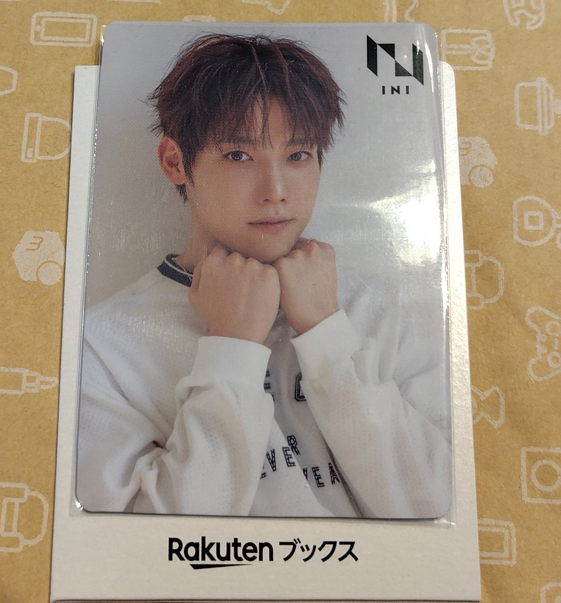 INI交換モモ tweet media