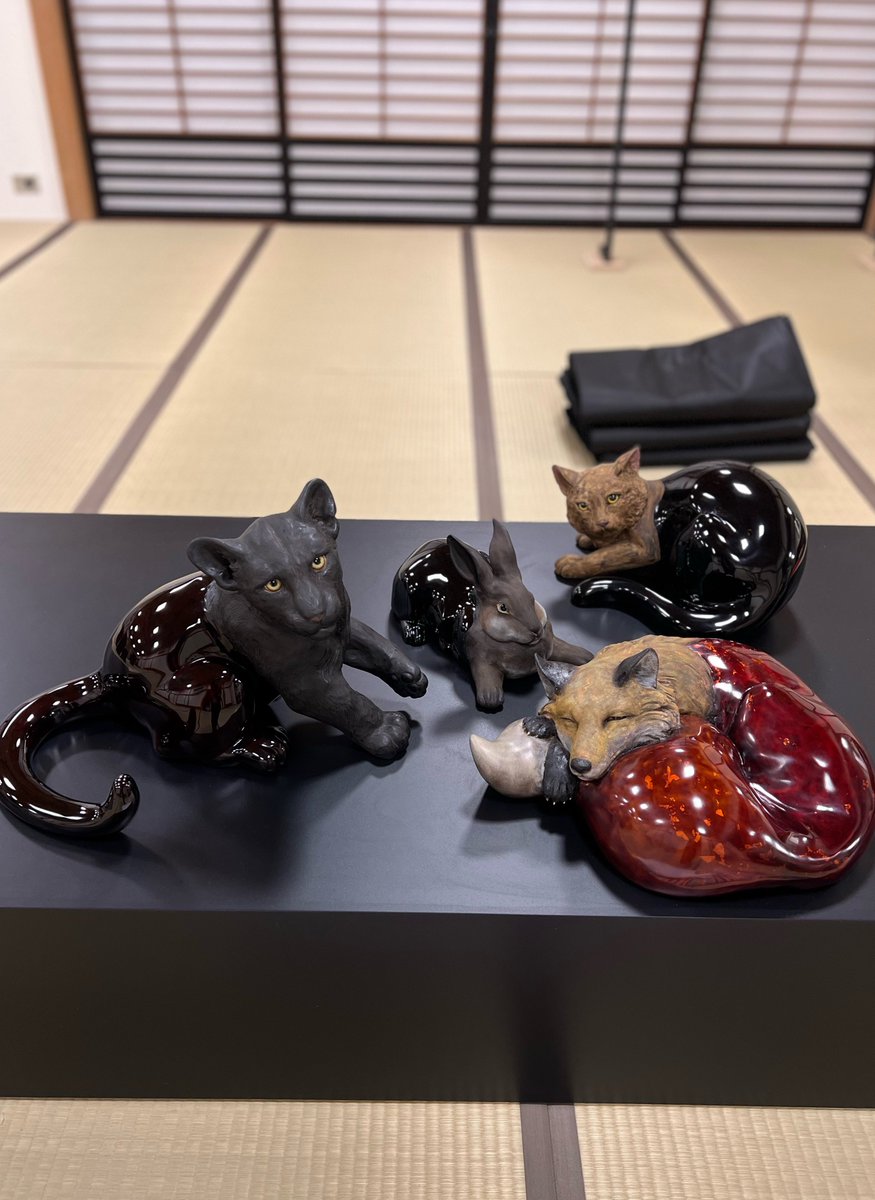 「すみなすもの」加藤萌 漆芸展、無事に閉幕いたしました。
たくさんの方に足を運んでいただき感謝の気持ちでいっぱいです。皆様と作り上げた今回の展示は、作家人生において大きな一歩となりました。
次回の東京での再会を糧にまた日々制作と向き合って参ります。本当にありがとうございました！