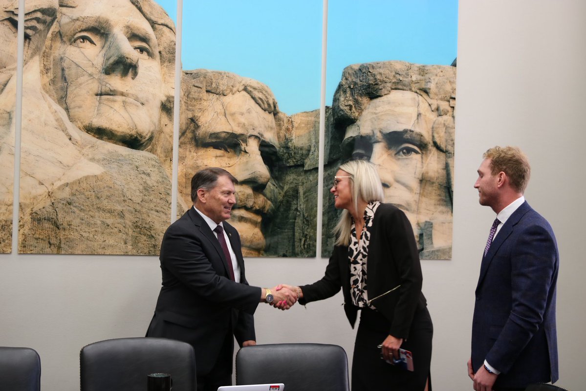 Senator Mike Rounds tweet media