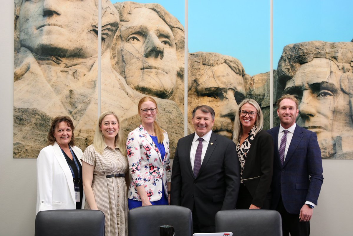 Senator Mike Rounds tweet media